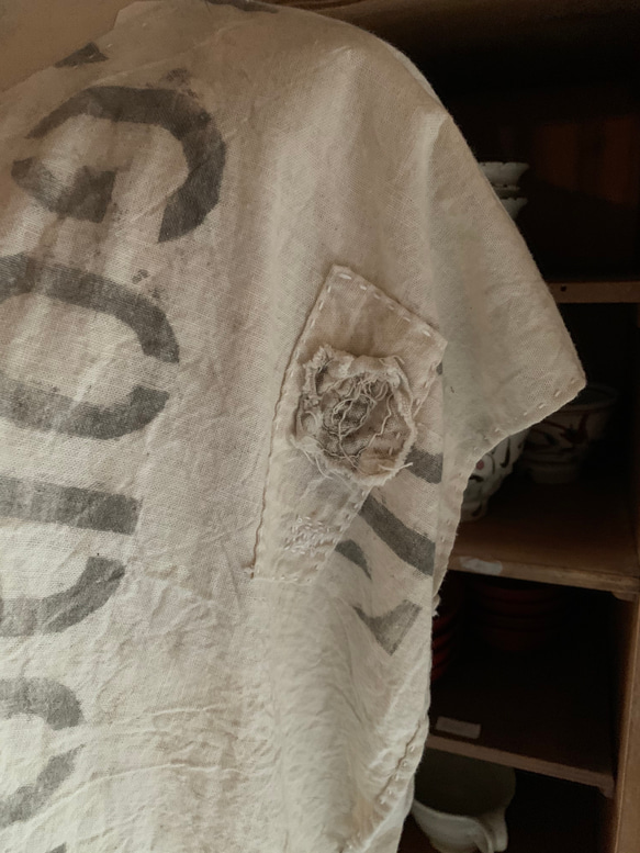 襤褸　繭袋　布袋　ブラウス　ロゴ　短め　リメイク　手縫い　四角い服シリーズ 2枚目の画像
