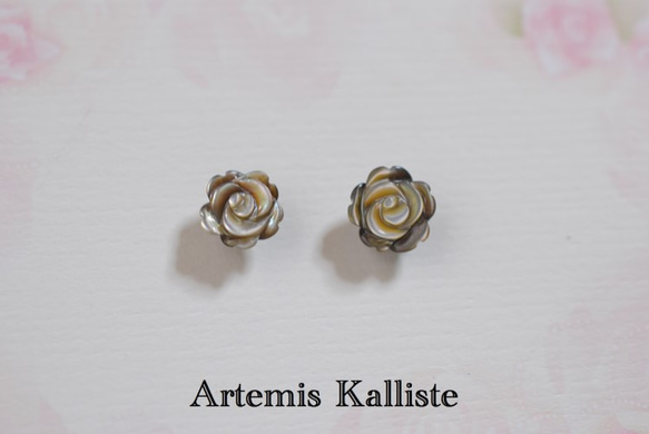 SALE! Artemis Kalliste ステンレスピアス　‟バラ黒蝶貝” 1枚目の画像