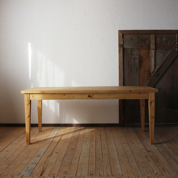 パインのダイニングテーブル　横幅180ｃｍ奥行き80ｃｍ高さ73ｃｍの大きいテーブル　サイズオーダーも可能です 3枚目の画像