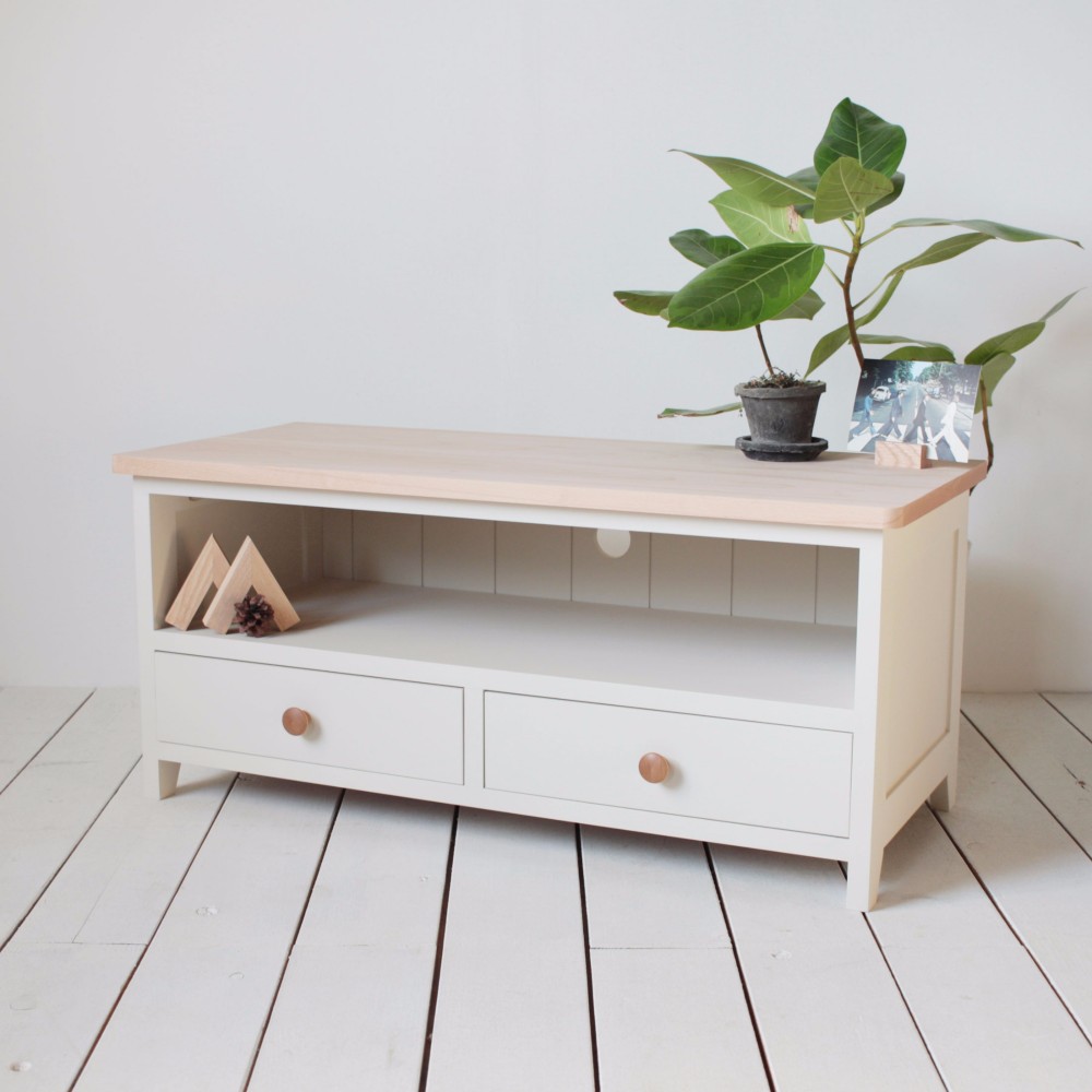 №40　上品で可愛らしい白いテレビ台　テレビボード　白家具　小ぶりなテレビ台　【ビーチ材/ミルク】