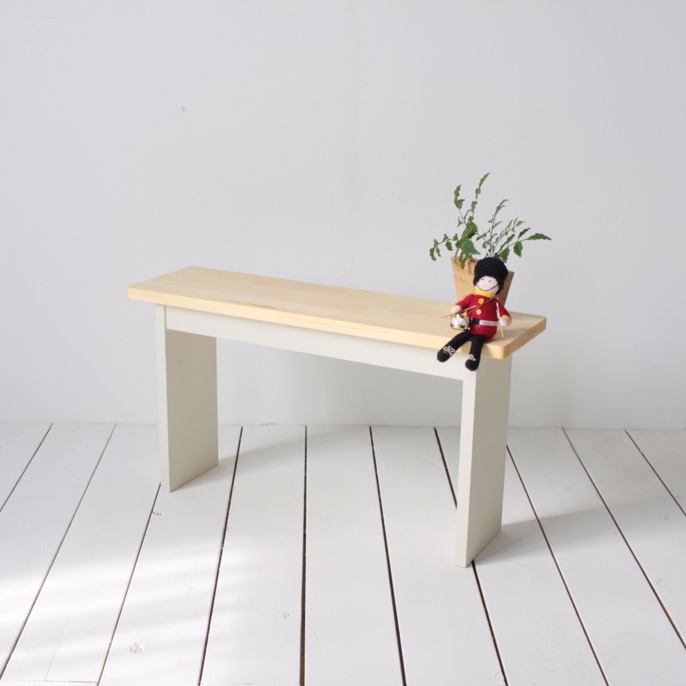 №4【送料無料】玄関周りにおけるシンプルな小振りのベンチ【本体ミルク/ソフトウッド】