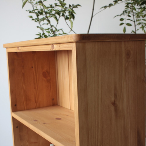 №12 総無垢ナチュラルテイストのシンプル本棚・ディスプレイラック