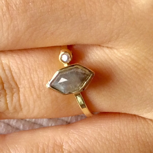 グレーヘキサゴン.ナチュラル.ダイヤモンドリング ナチュラルグレーヘキサゴンダイアモンドリング