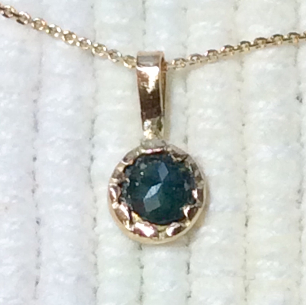 ナチュラルグリーニッシュブルーダイアモンドネックレス