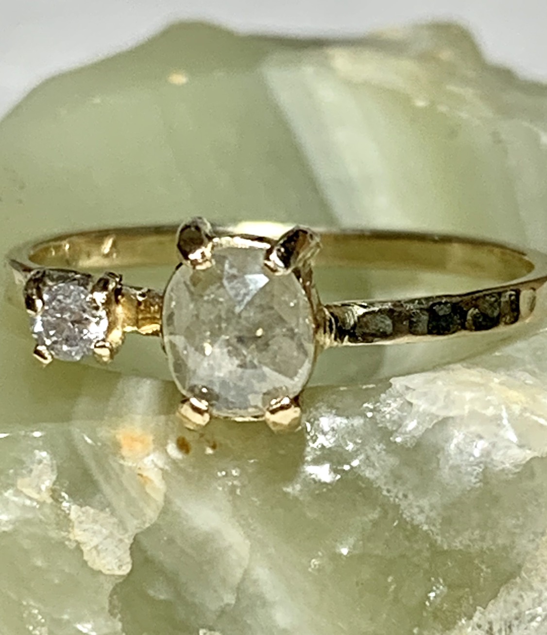 ミルキーホワイトダイアモンドリング 45,600円