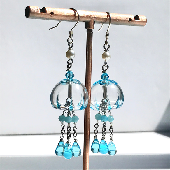 希少 黒入荷！ ゆらゆらクラゲ ピアス（ブルー） ピアス（フック・チェーン アクセサリー