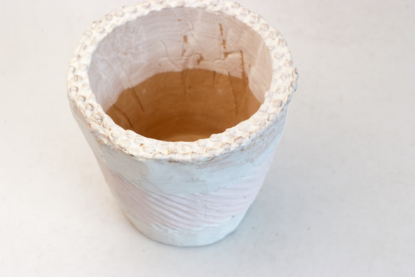 陶器製（2.5号ポット相当）多肉植物の欲しがる植木鉢 NSSc-5758ピンク 2枚目の画像