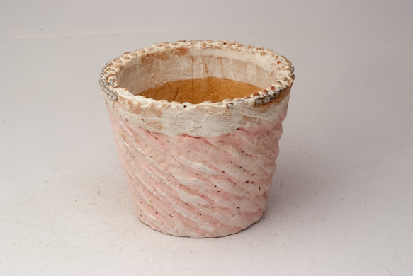 陶器製（2.5号ポット相当）　多肉植物の欲しがる植木鉢 SMSc-3542ピンク 1枚目の画像