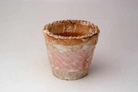 陶器製（2.5号ポット相当）　多肉植物の欲しがる植木鉢 NSSc-3660ピンク 1枚目の画像