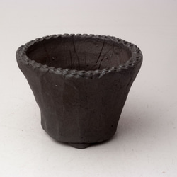 陶器製（２.5号ポット相当）　植木鉢　黒砂岩　 IBMc-4417ブラック 1枚目の画像
