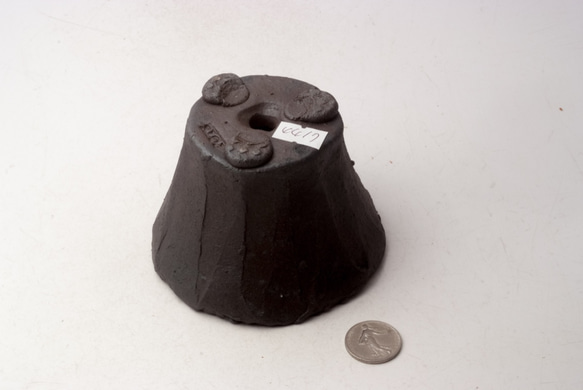 陶器製（２.5号ポット相当）　植木鉢　黒砂岩　 IBMc-4417ブラック 3枚目の画像