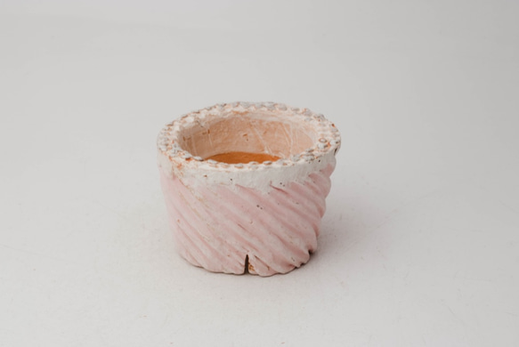 陶器製（２号ポット相当）　多肉植物の欲しがる植木鉢 PRc-6299ピンク 1枚目の画像