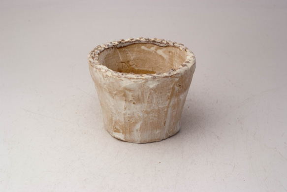 陶器製（２号ポット相当）　多肉植物の欲しがる植木鉢 AAS-6479 1枚目の画像