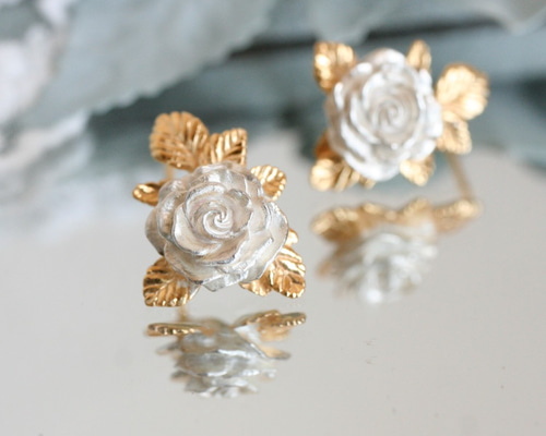 魅惑の白薔薇ピアス〜 【受注生産】 ピアス（スタッド・一粒