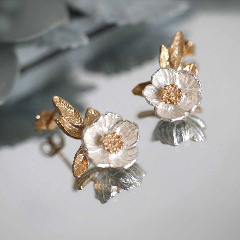 冬の花 クリスマスローズのフラワーピアス【受注生産】