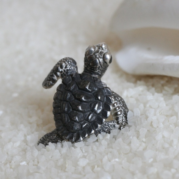 BabyHonu（Baby sea turtle）單耳耳環“Baby” 第3張的照片