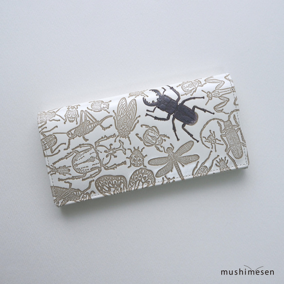 [已售完] 真皮長錢包（捆綁）Mushimesen Bunko Leather“日本昆蟲系列”&lt;宮山鍬蟲&gt; 第1張的照片