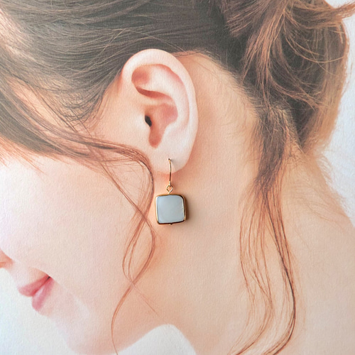 14kgf〜ドイツ製シェル スクエアビーズのピアス・イヤリング ピアス 