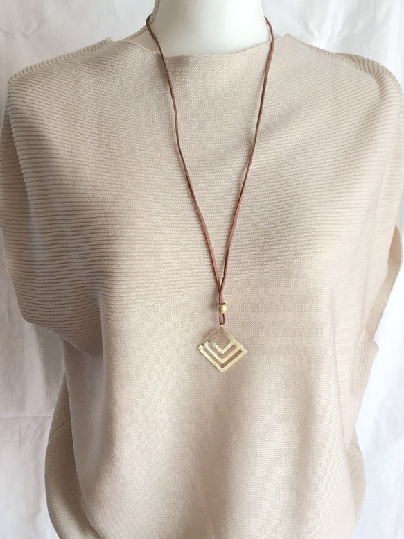 overlaps square  longnecklace〜gold〜革紐 4枚目の画像