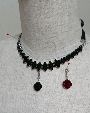 Bijou noir ネックレス