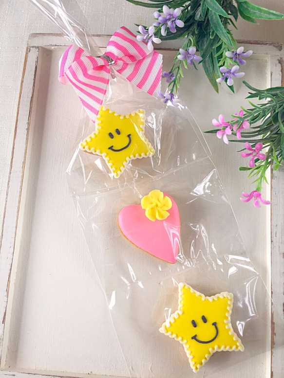 星型とハート型のニコちゃんアイシングクッキー♡（3個入り） 2枚目の画像