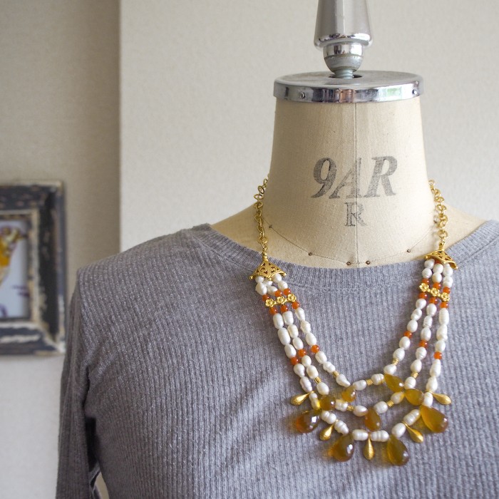 オリエンタルネックレス　ドロップ3連ネックレスハニー