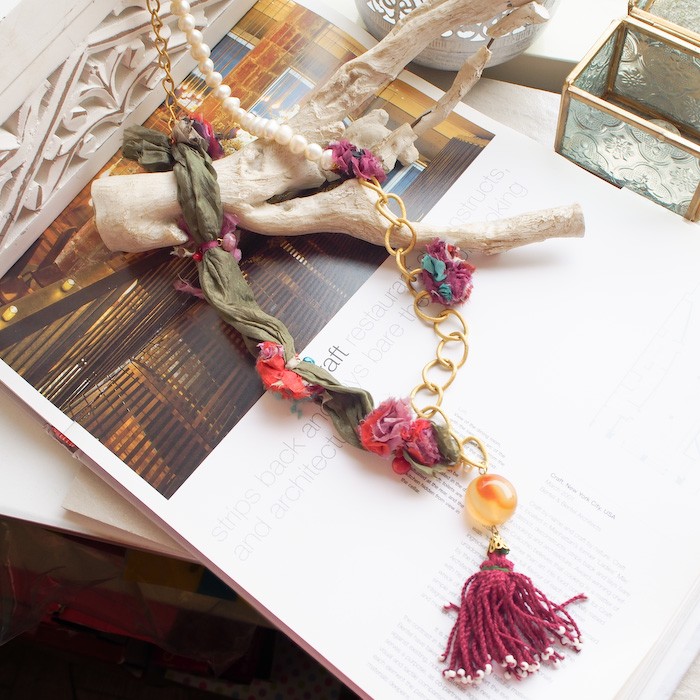 オリエンタルネックレス　ミリタリーブラウン