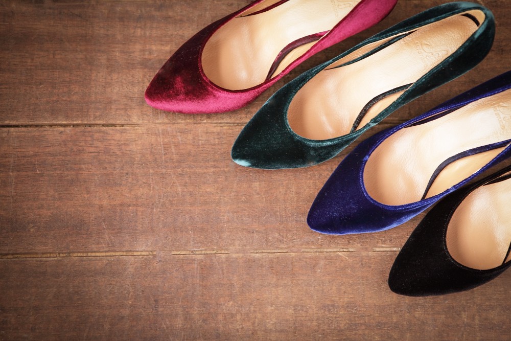 カロリナ ベルベット パンプス(ブルー) 12,150円