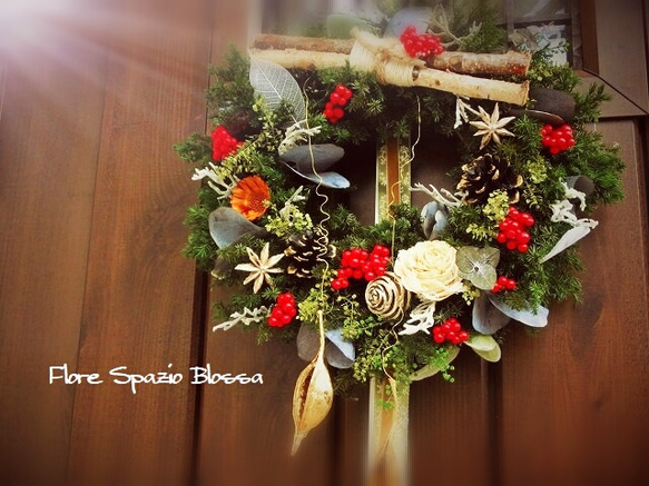 リース　赤い実　壁掛け　クリスマスリース・プリザーブドフラワー♪クリスマスプレゼント　ドア飾り 2枚目の画像