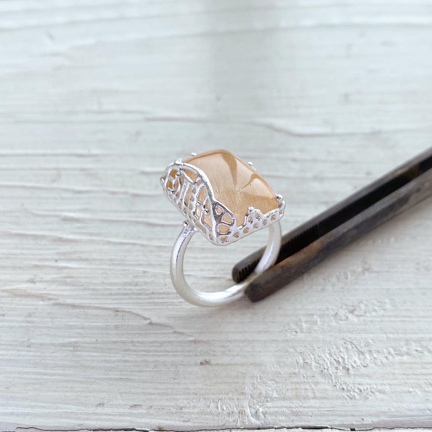 アンフィボールインクォーツの指輪