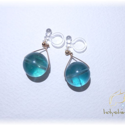 ☆大粒ブルーグリーンフローライト☆ノンホールピアス（樹脂  