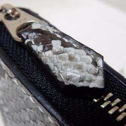 コンパクトラウンドファスナー財布　縦型　ダイヤモンドパイソン 3枚目の画像