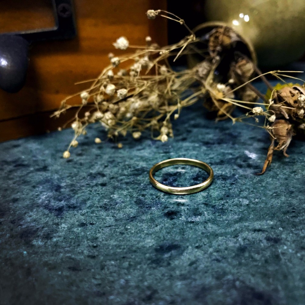 18Kゴールド/セミサークルプレーンリング/クラシックスタイル/結婚指輪/マンワーク