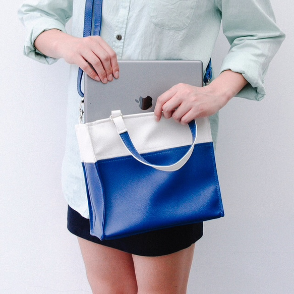 紙袋造型拼色包 手提肩背兩用 白X寶藍 第9張的照片