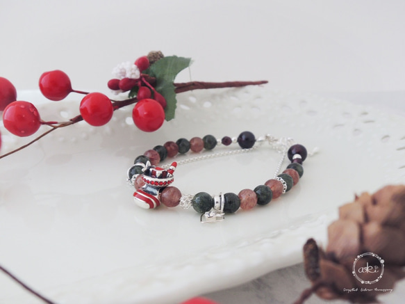 「クリスマス限定_クリスマスの靴下「天然いちご水晶+赤+緑の髪の結晶ガーネット+シルバーチェーン-Akiのデザイン 3枚目の画像