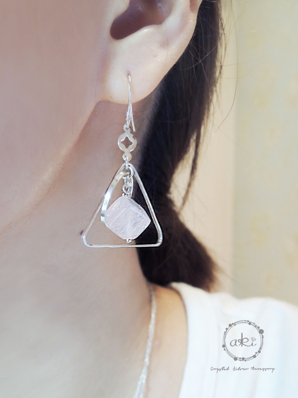 售完『方圓之間』海藍寶石、方形粉晶925銀耳環(可改夾式) -Aki's design 第5張的照片