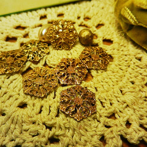 vintage ミリアムハスケル 真鍮透かしパーツ チャーム anemonezakkaten