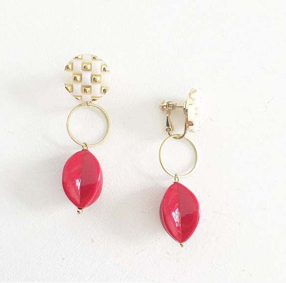 Vintage Cube Botton Earrings / Red 2枚目の画像