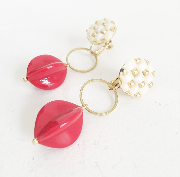 Vintage Cube Botton Earrings / Red 4枚目の画像