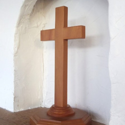 「ウメ様。オーダー専用ページ」木の十字架（クロス）台付き・高さ約26ｃｍ 1枚目の画像