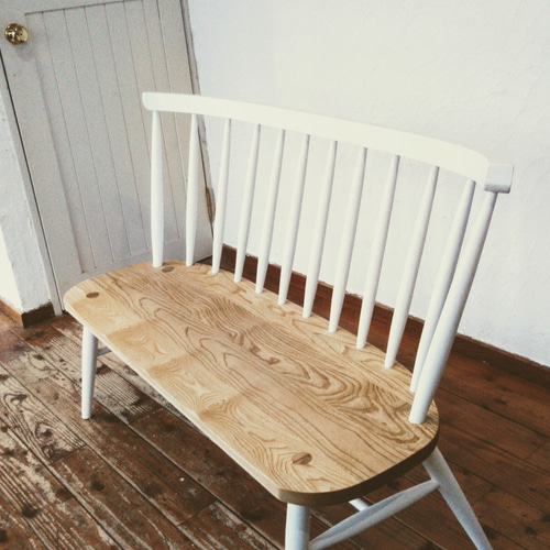 ホワイトナチュラル・ウィンザーベンチ[二人掛け][横幅126cm][座面