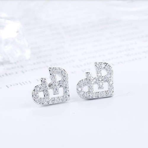 愛とハートダイヤモンドピアス（シルバー） ピアス（スタッド・一粒  