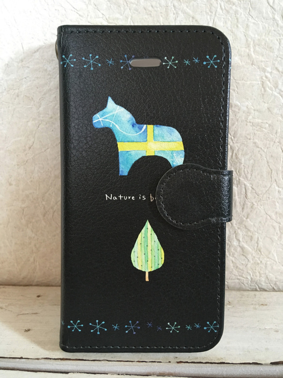 「美しい北欧」黒/ iPhone & Android対応 手帳型スマホケース ＜受注制作・送料無料＞ 1枚目の画像