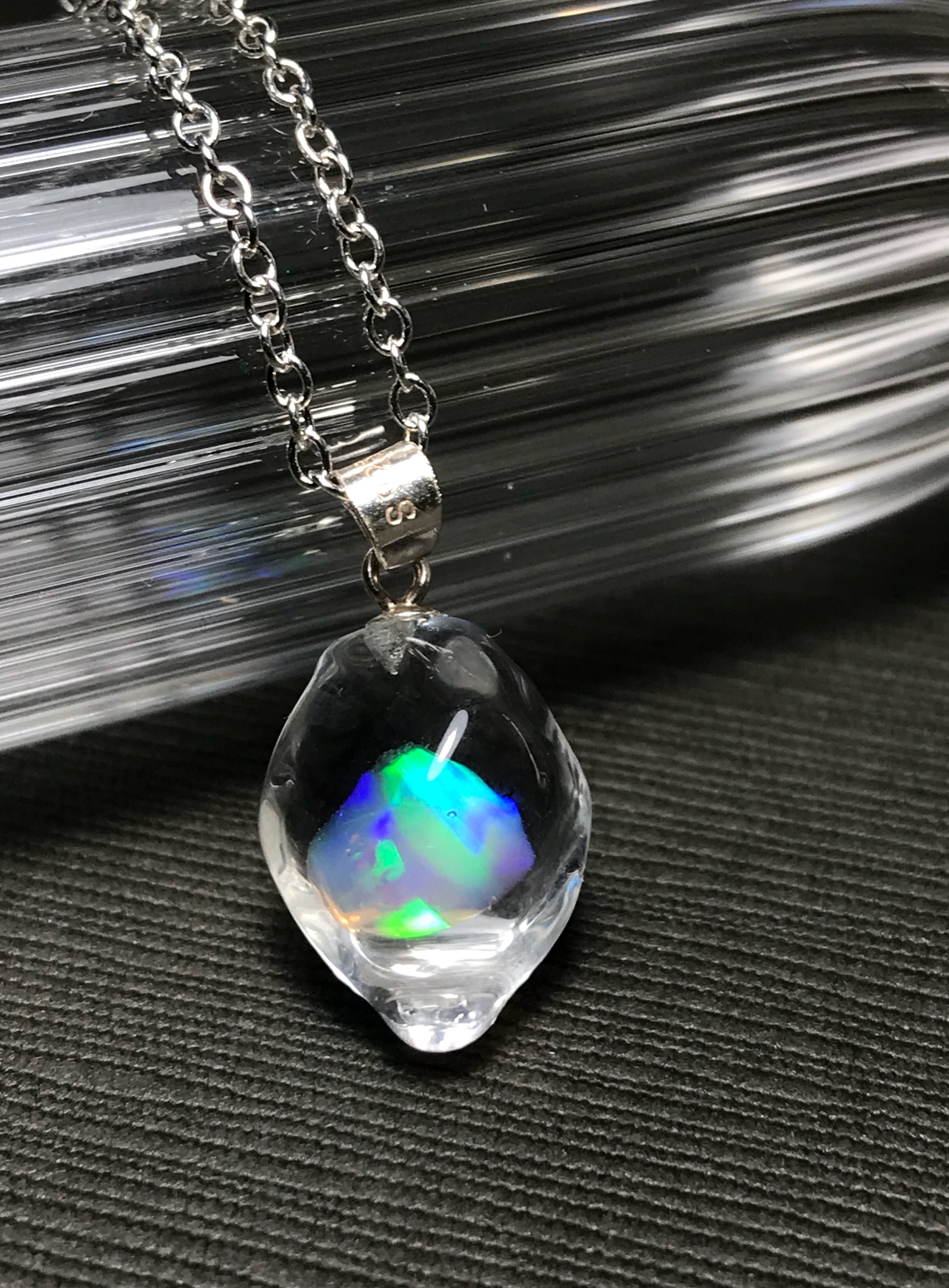 オパール(合成オパール)　大粒　ミント　ステンレス金具 5,390円