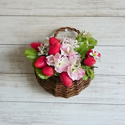かわいい♪いちごの壁掛けバスケット プレゼント＊お祝い＊ギフト