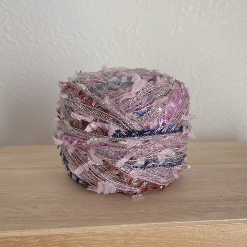 引き揃え毛糸玉*グレーピンク×カラフルフラッグ 毛糸 Decora 通販