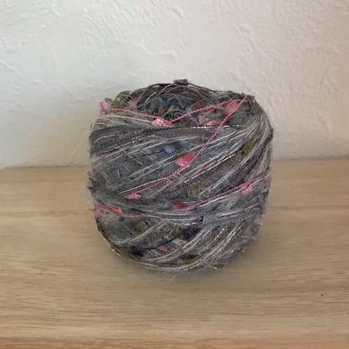 引き揃え毛糸玉* グレー×ピンク〜グレー〜モスグリンフラッグ 毛糸