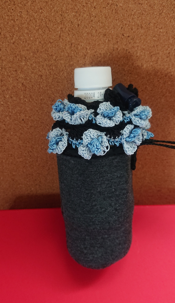 お花飾りのミニ保温ボトル、小型ペットボトルカバー 2枚目の画像
