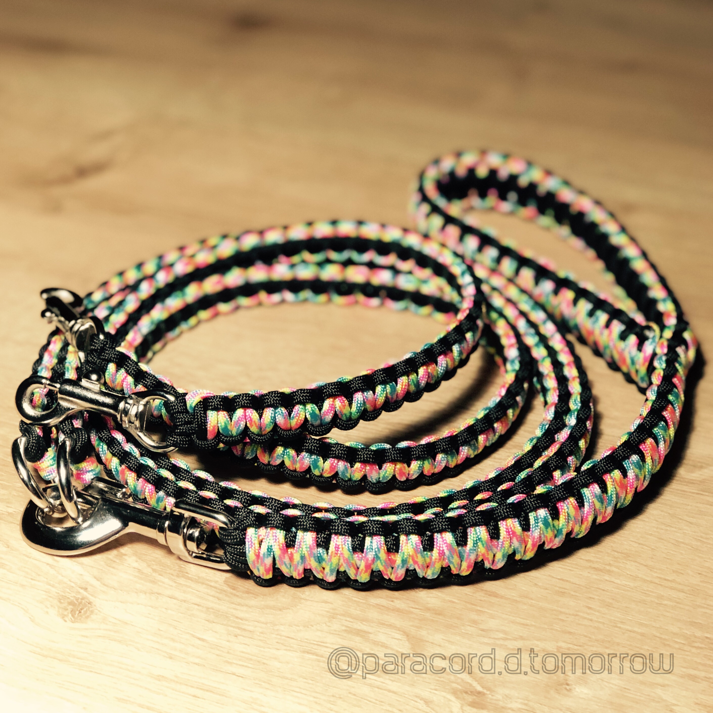 ショートリードとして使える 中型犬用 二頭引きリード