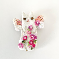 刺繍花chat angel brooch  (pink) 1枚目の画像